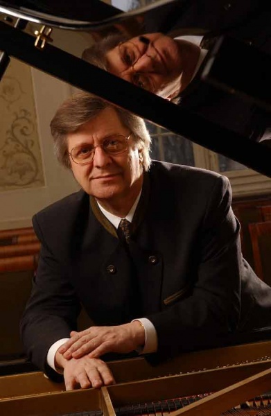 Piotr Paleczny, piano